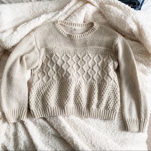 CHUNKY KNIT SWEATER